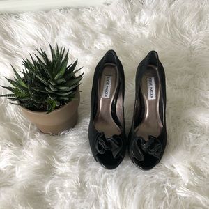 Black, Steve Madden, suede, peep toe.